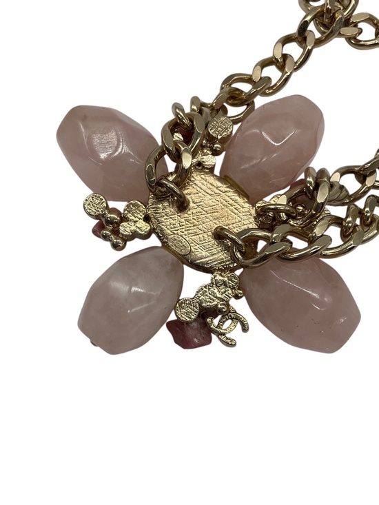 CHANEL RARE 2005 ROSE QUARTZ STONE EMBELLISHED CC LOGO PENDANT GOLD CHAIN BELT main image 8